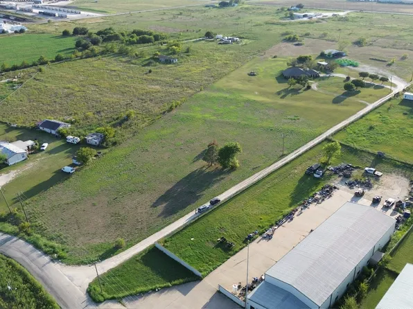 4005 Windmill Rd, Joshua, TX 76058