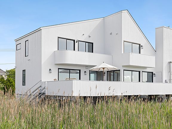 4th image of 88 Dune Rd