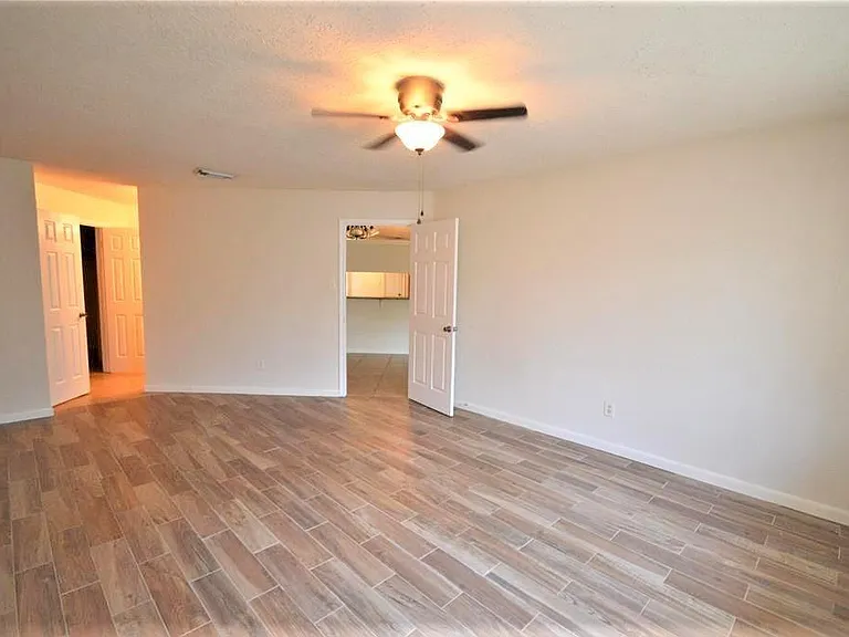 2314 Crooked Ln — Photo 15
