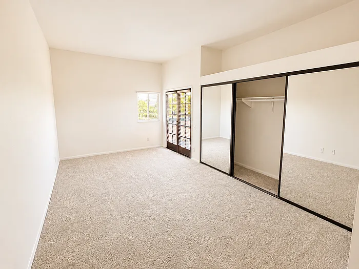 4759 Lamont St — Photo 11