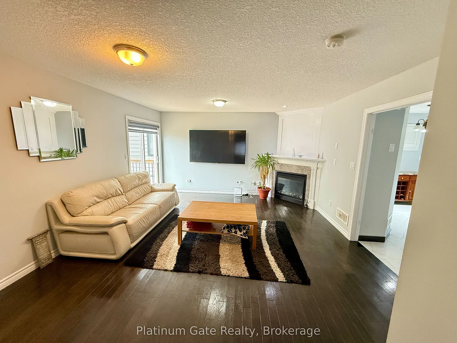 4 bed, $3,200 — Photo 4