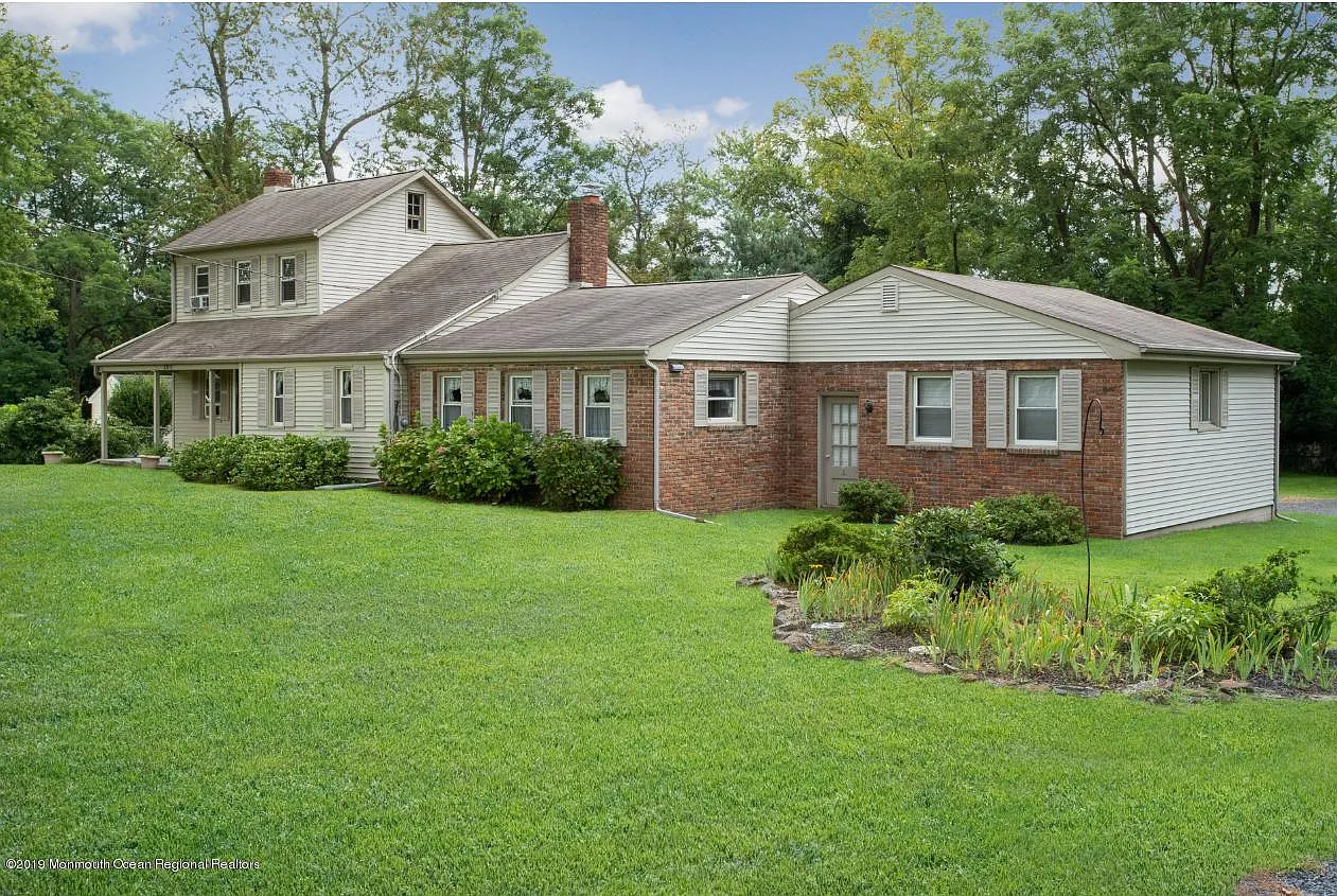 100 Reynolds Dr photo 1