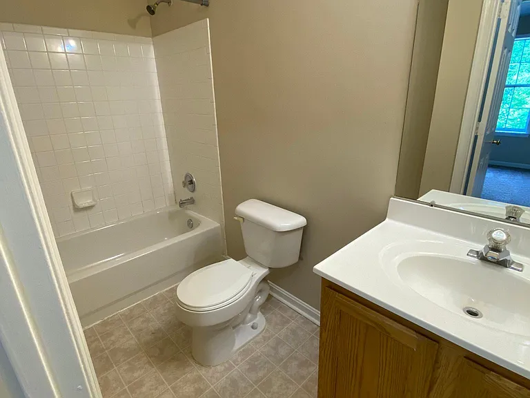 402 Dundee Pl — Photo 13