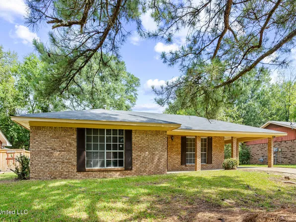5018 Oak Creek Dr, Jackson, MS 39212