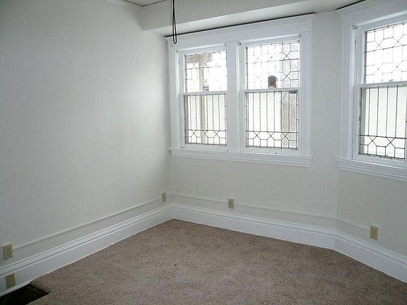 3rd image of 3017 E Calhoun Pkwy APT 1
