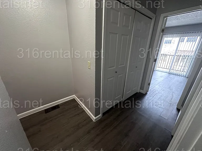1625 S Beech St #403 — Photo 8
