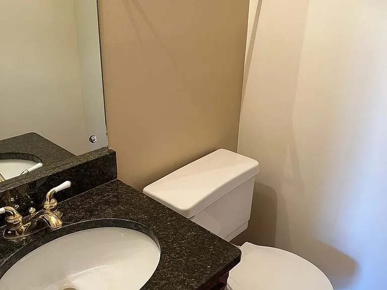 3027 W Capital Ave #5 — Photo 6