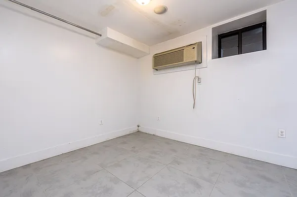 Rented by Nooklyn NYC LLC | media 45