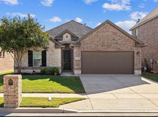 1212 Trumpet Dr, Fort Worth, TX 76131