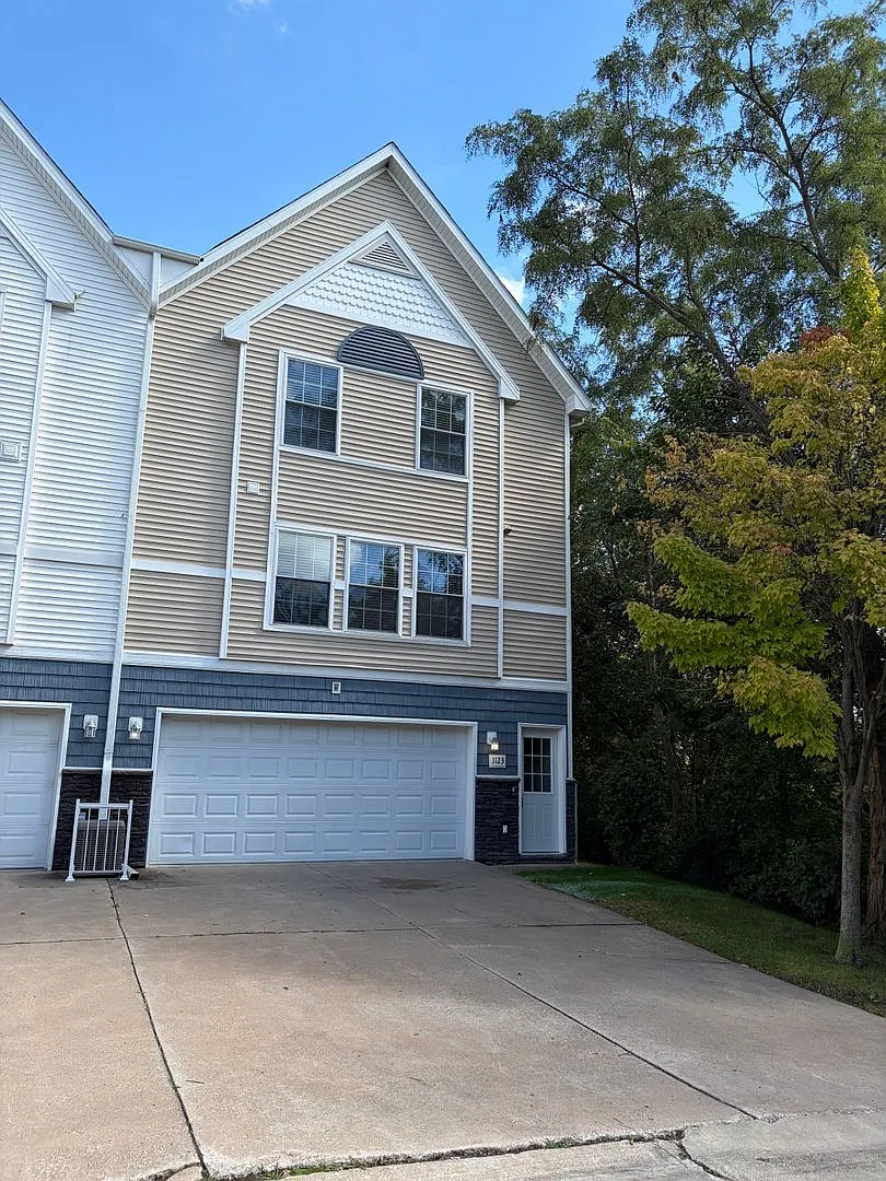 2 Bedroom Townhouse Available for Rent! — Photo 1