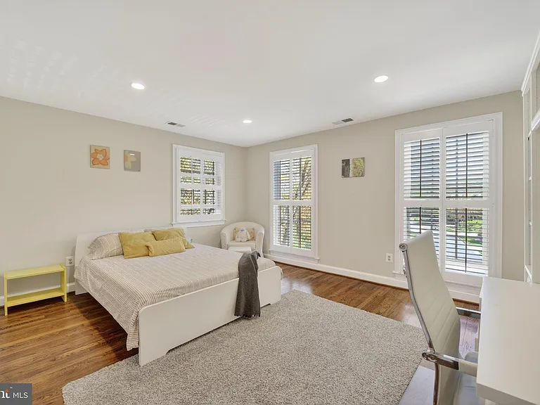 5115 Cape Cod Ct — Photo 33