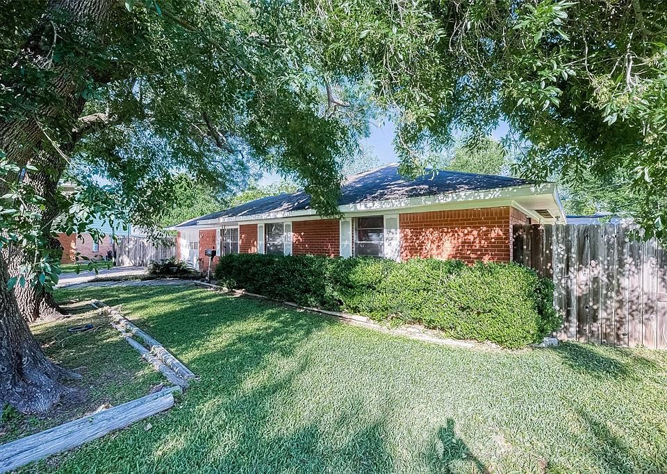1st image of 602 W Church Drive