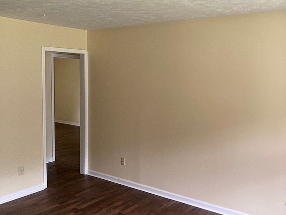 5th image of 78-80 Rushwood Dr