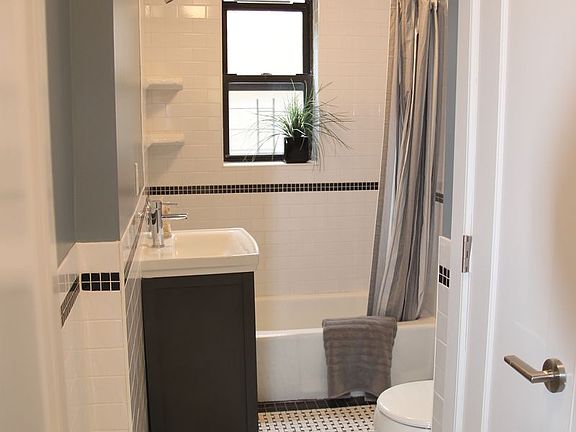 4th image of 2040 31st St APT D7