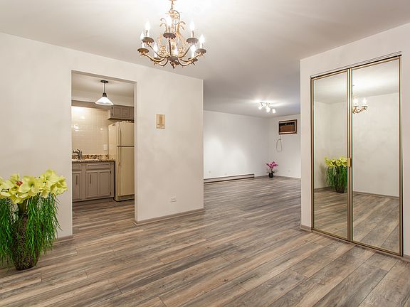 3rd image of 2325 N Neva Ave APT 205B