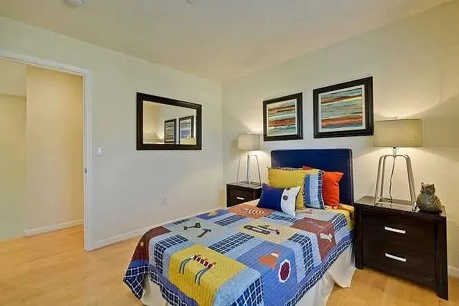 733 Seneca Trl — Photo 10