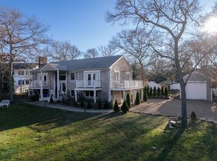 110 Clover Hill Dr, Tisbury, MA 02568