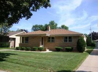 9023 W Palmetto Ave, Milwaukee, WI 53225