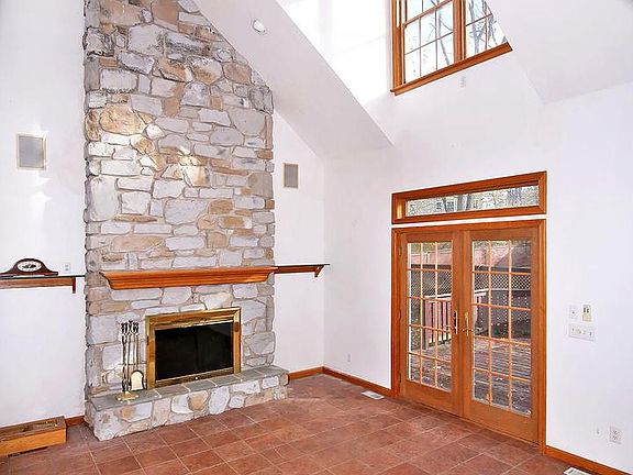 2nd image of 150 Anthracite Rd