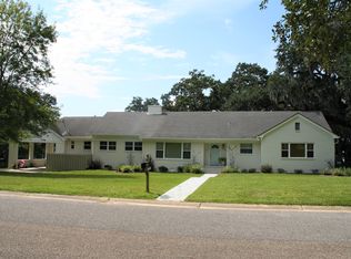 5307 Beardslee St, Moss Point, MS 39563