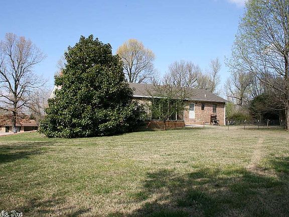 4th image of 914 Hillview Dr