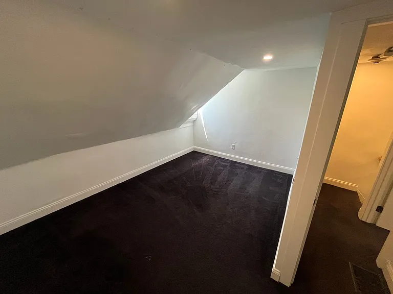 284 School St — Photo 10
