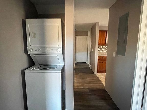 4th image of 141 W Ridge St