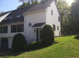 3 Jonathan Cir, Worcester, MA 01604