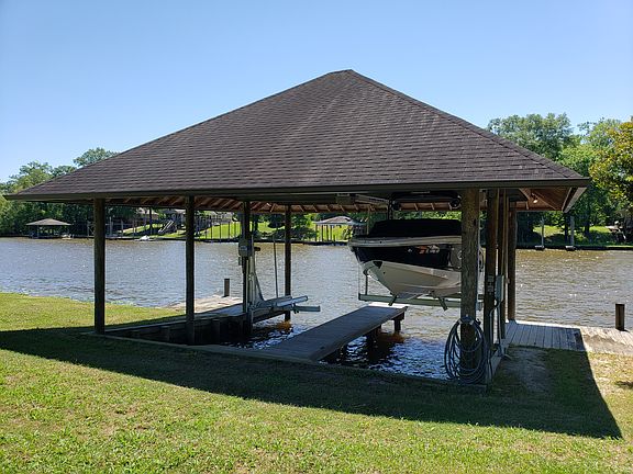 5th image of 21167 Waterfront East Dr