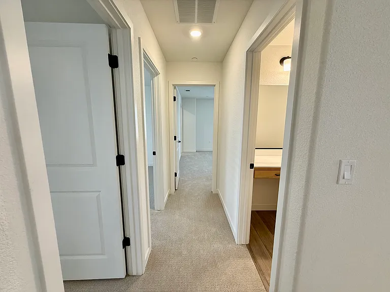 4581 Field View Dr — Photo 22