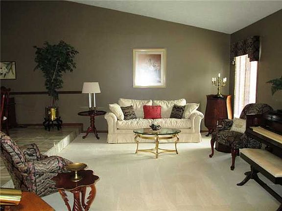3rd image of 1108 Forest View Ct
