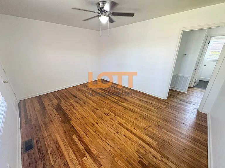 1009 Hampton Ave #4 — Photo 5