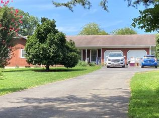 16869 Ivandale Rd, Hamilton, VA 20158