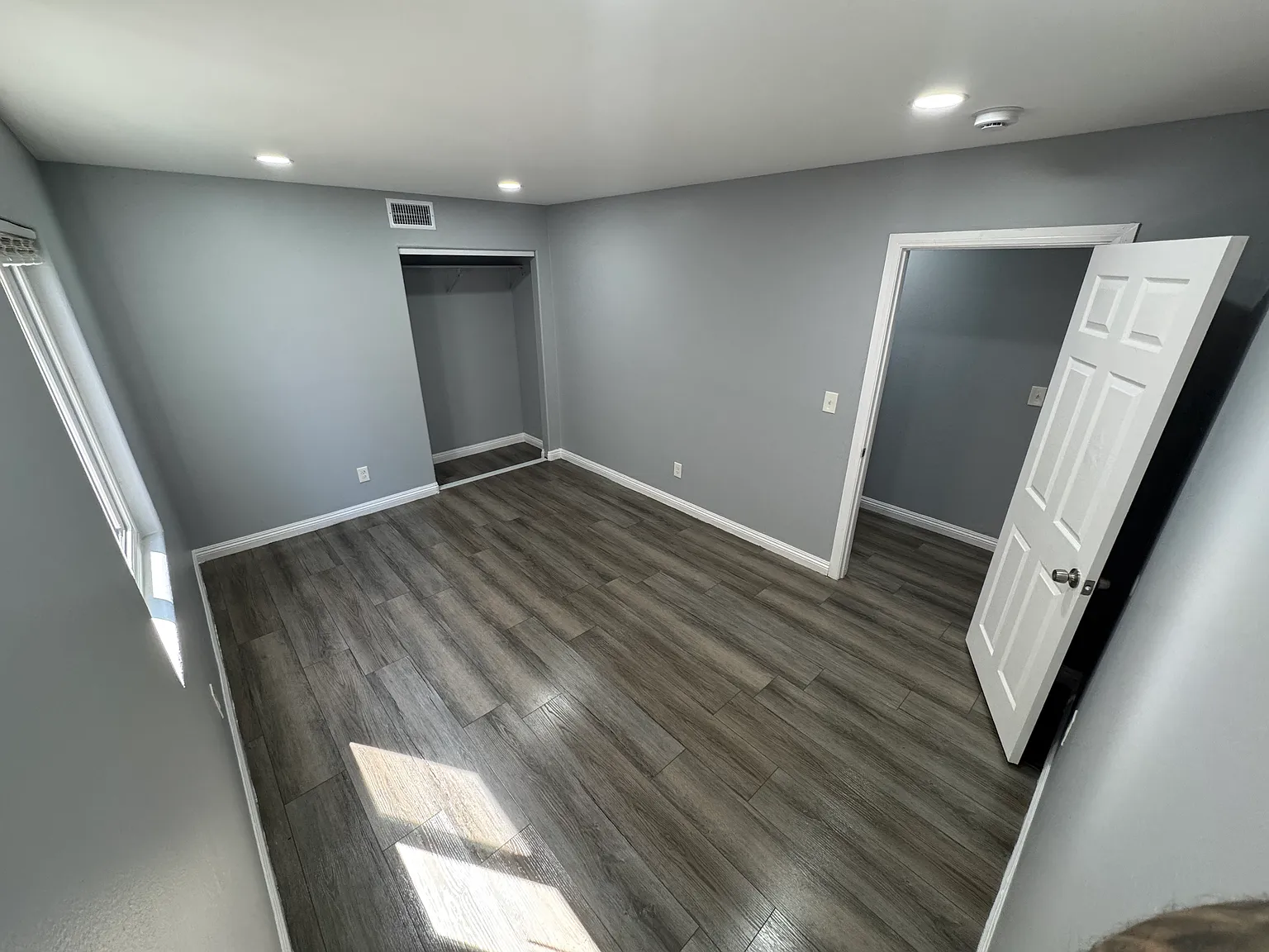 5 bed, 2000 sqft, $1,000 — Photo 4
