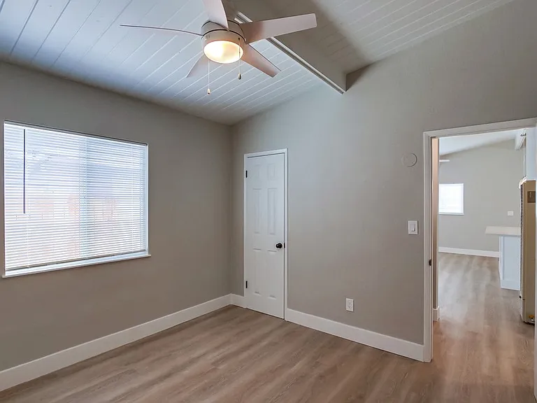 4018 Fond Du Lac Ave — Photo 15