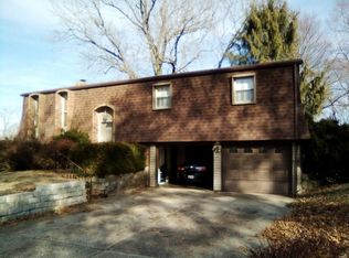 12 Berkshire Dr, Belleville, IL 62223