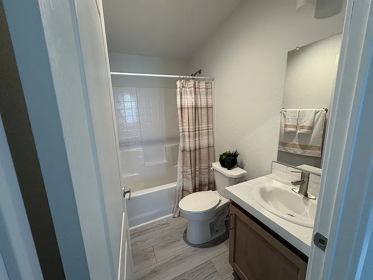 20683 Waalew Rd #B180 — Photo 2