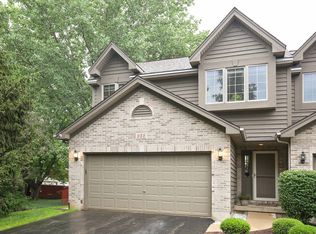 938 Ascot Dr, Elgin, IL 60123