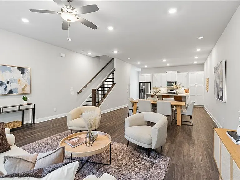 857 Constellation Dr — Photo 17