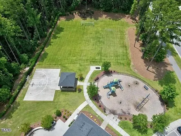 2613 Beaver Ridge Dr, New Hill, NC 27562