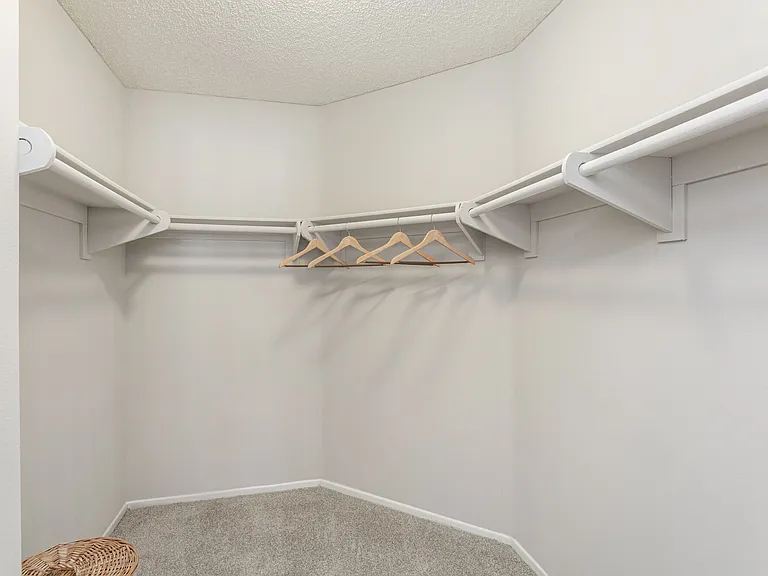 Colony Parc — Photo 23