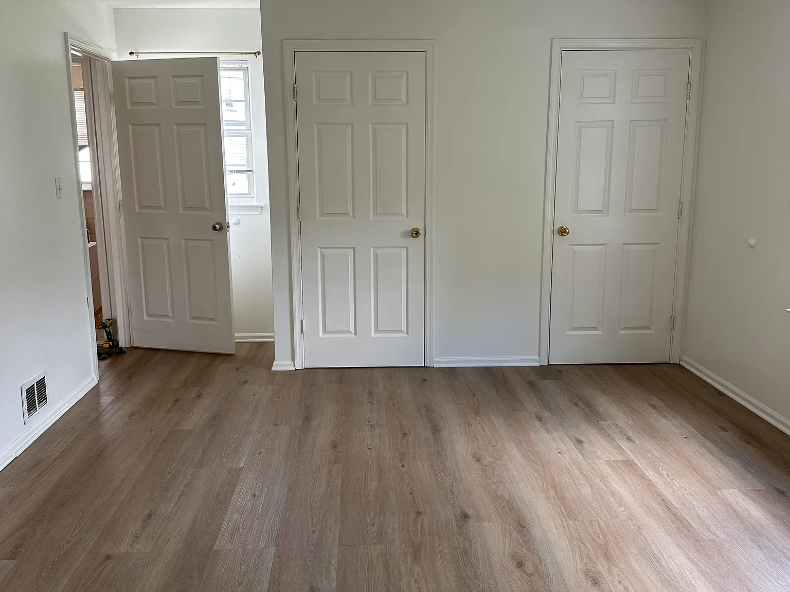 3 bed, 1350 sqft, $2,500 — Photo 4