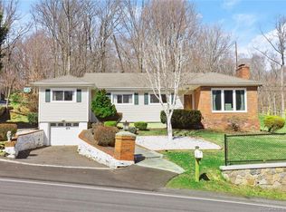 267 Strobel Rd, Trumbull, CT 06611