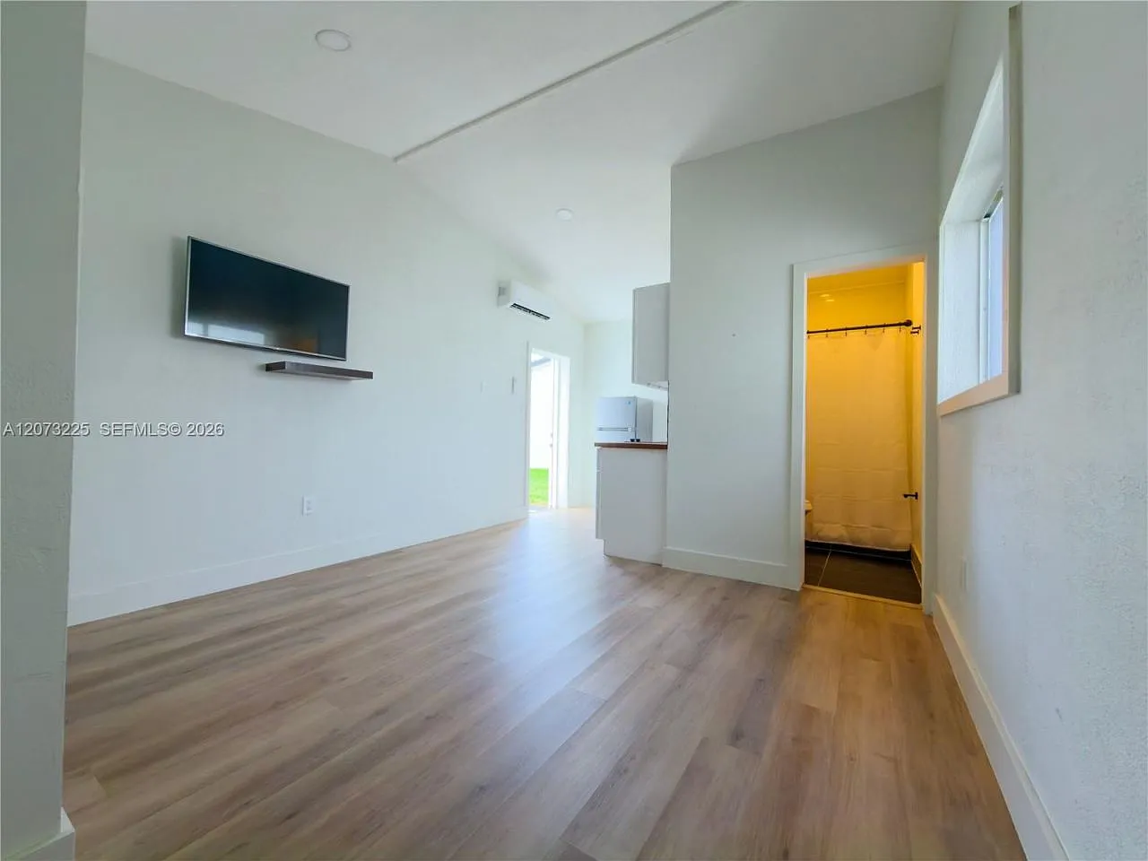 Studio, 1.0 bath, 222 sqft, $1,350 — Photo 4