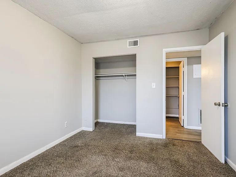 River Glow Apartments — Photo 26