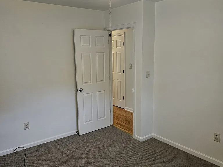 5553 Cynthia Dr — Photo 8