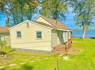 26 Woodworth Dr, Central Square, NY 13036