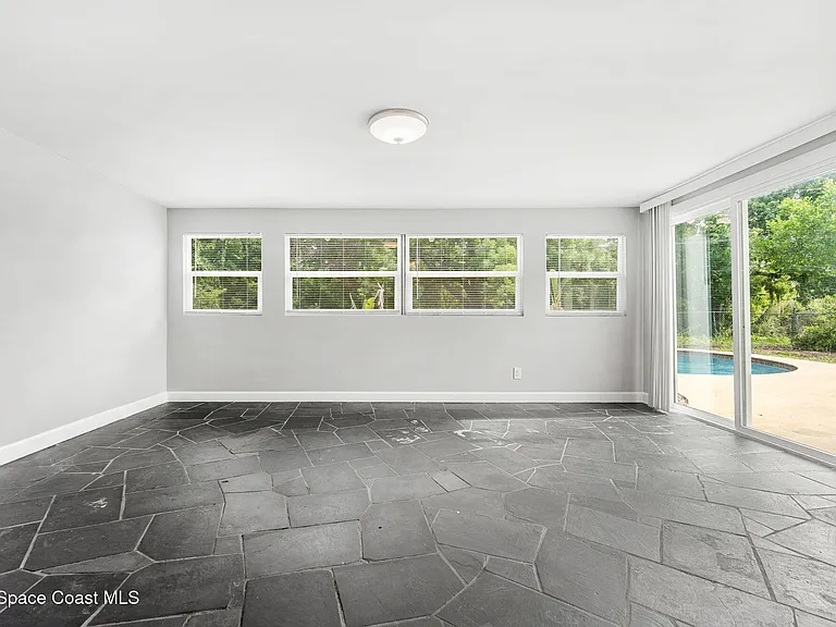 2426 Clemson Dr — Photo 18