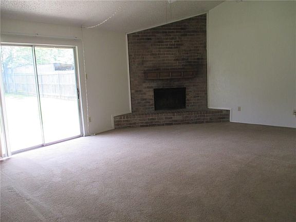 3rd image of 503 Michael Dr