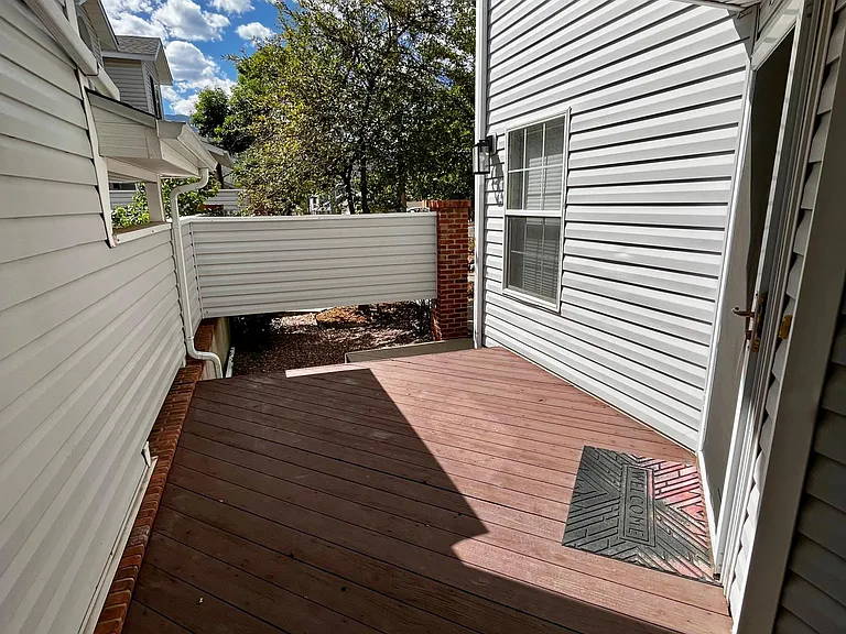 1727 Victorian Point — Photo 5